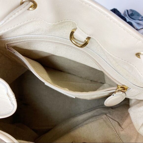 Fairchild Baldwin Rucksack in Stone Backpack - Picture 11 of 12